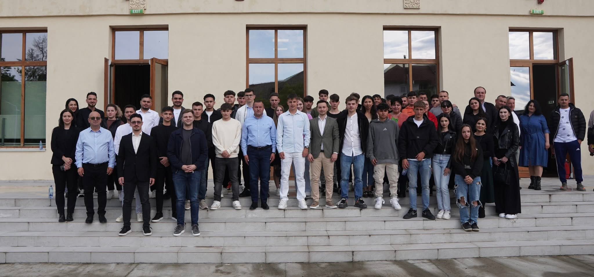 Schimbare de ștafetă la TSD Piatra-Olt: Tinerii, motorul de dezvoltare al comunității sub aripa primarului Nicușor Rada